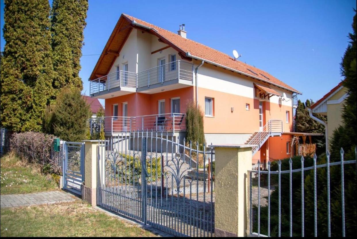 Bonita Apartmanhaz Lägenhet Zalakaros Exteriör bild